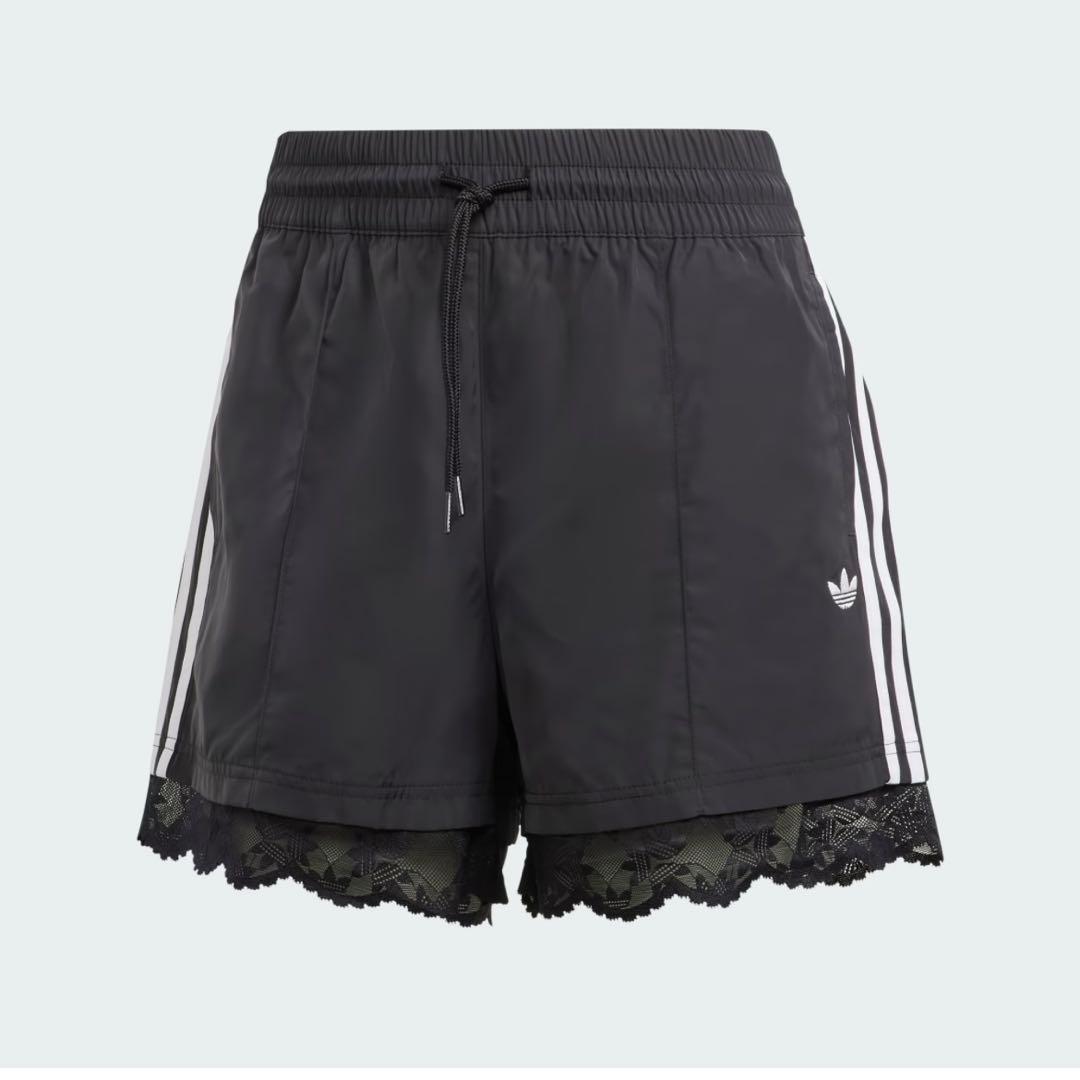 adidas レース トリム スリーストライプス ショートパンツ