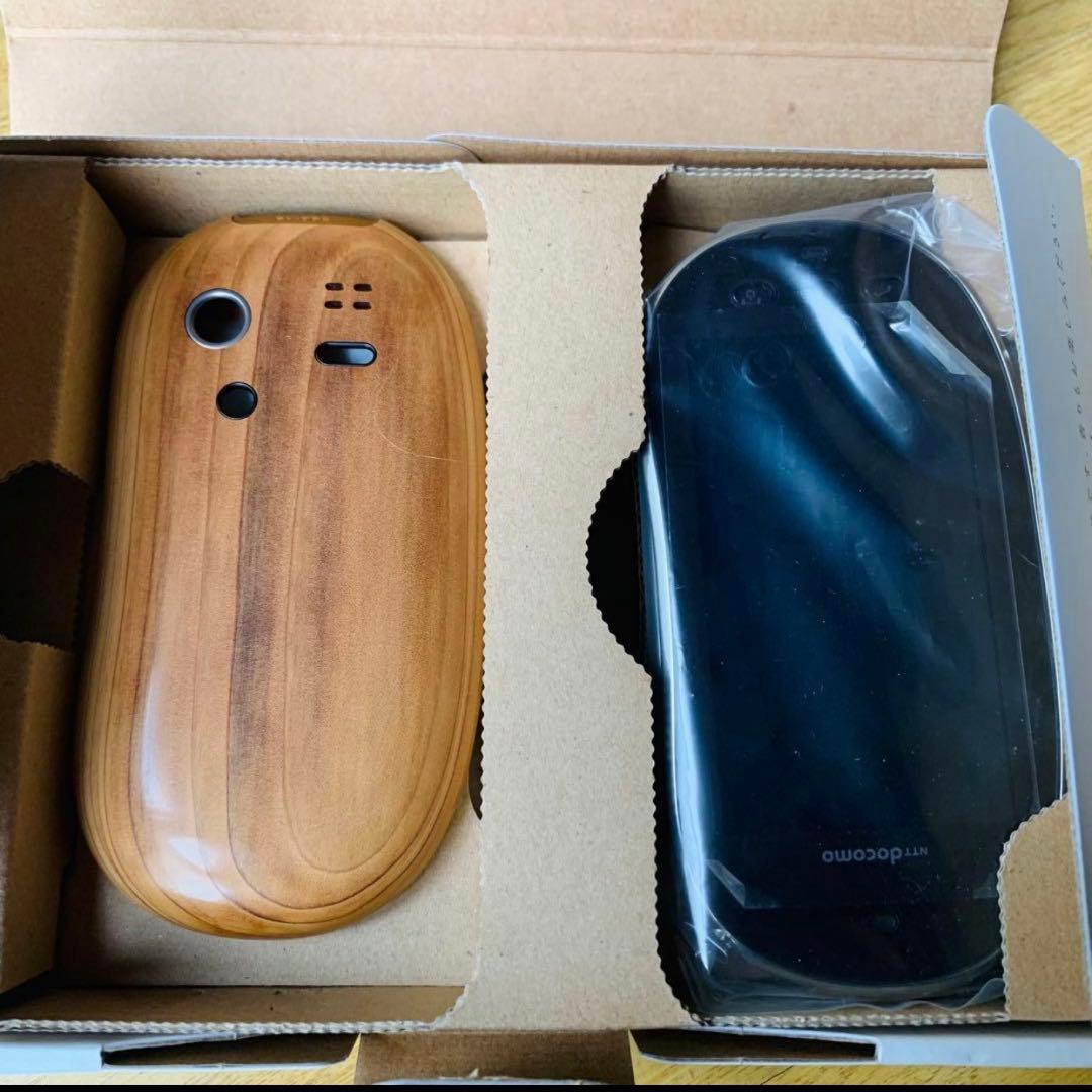 【ほぼ未使用品】　限定生産品　docomo TOUCH WOOD SH-08C