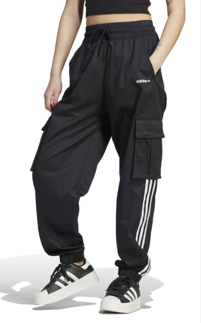 adidas カーゴパンツ ブラック