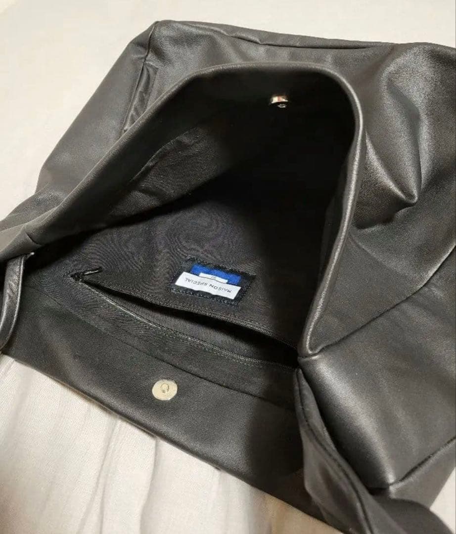 MAISON SPECIAL レザーショルダーバッグ