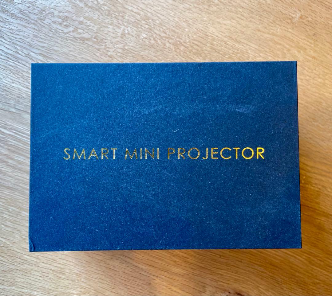 【美品】スマートミニプロジェクター　PTV DISPLAY P81