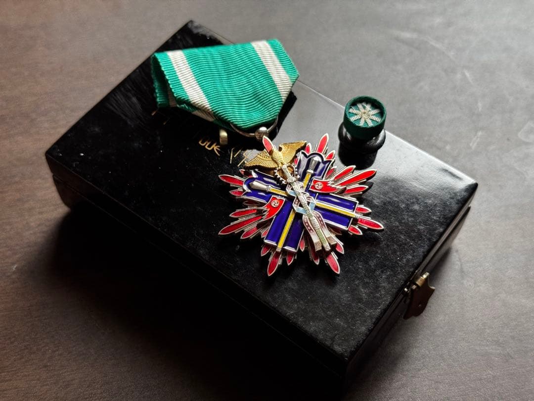 金鵄勲章　功五級　勲章　美品　レア