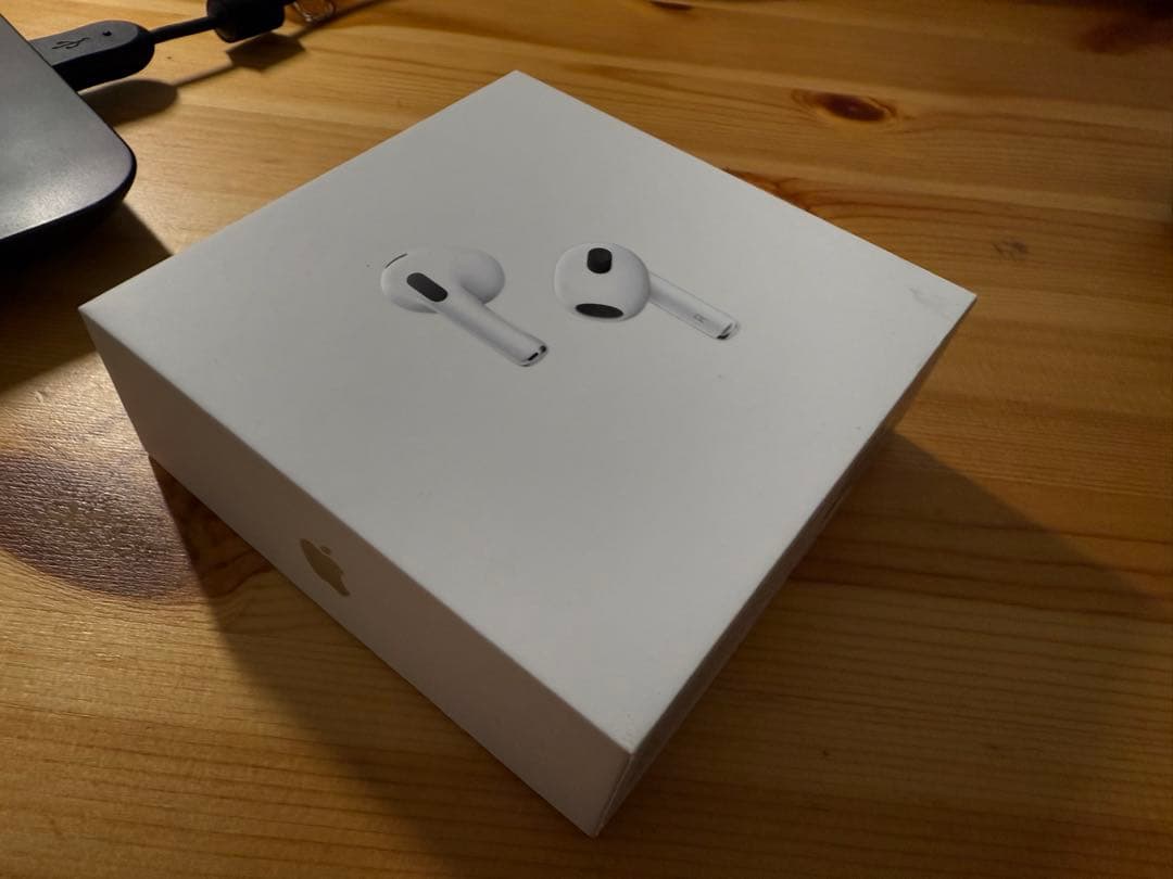 AirPods 第三世代Lightning Charging Case付き