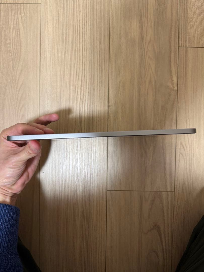 iPad Air （M2チップ）11インチ　バッテリー状態 100%