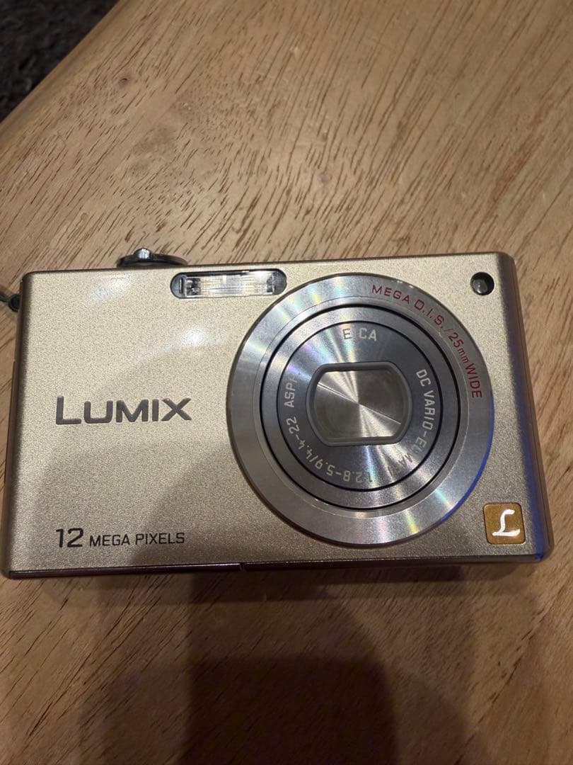 Panasonic FX40 ゴールド 12メガピクセル