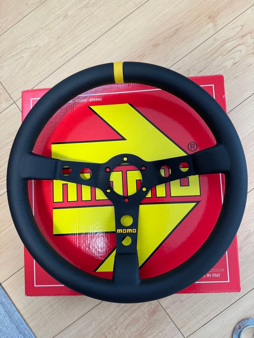 MOMO MOD.07 ブラックレザー（型番 M-41 日本正規輸入品）