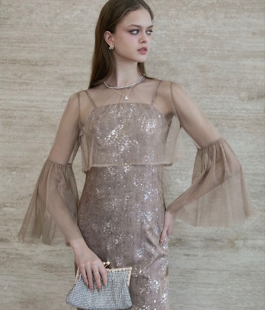 新品タグ付き！シアーチュールベルスリーブペイントIラインワンピースドレス