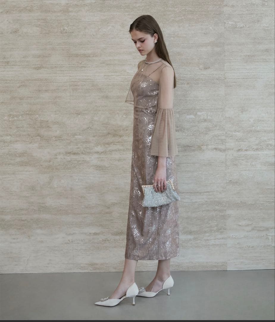 新品タグ付き！シアーチュールベルスリーブペイントIラインワンピースドレス