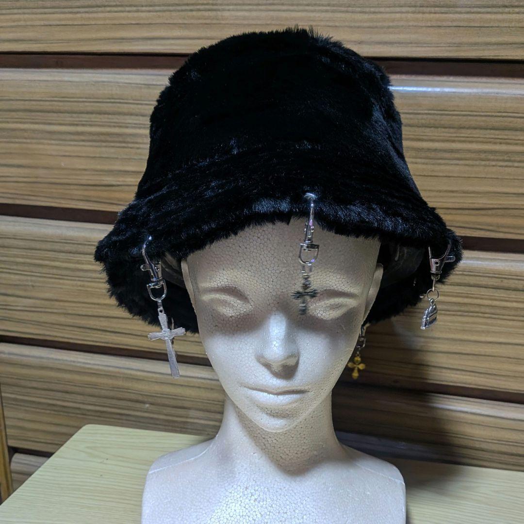 bodysong チャーム付き　ファーハット　黒