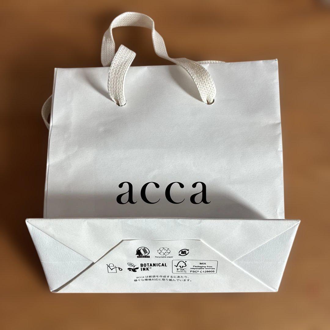 【新品未使用品】acca パールホワイトヘアクリップ Mサイズ　ラッピング袋付き