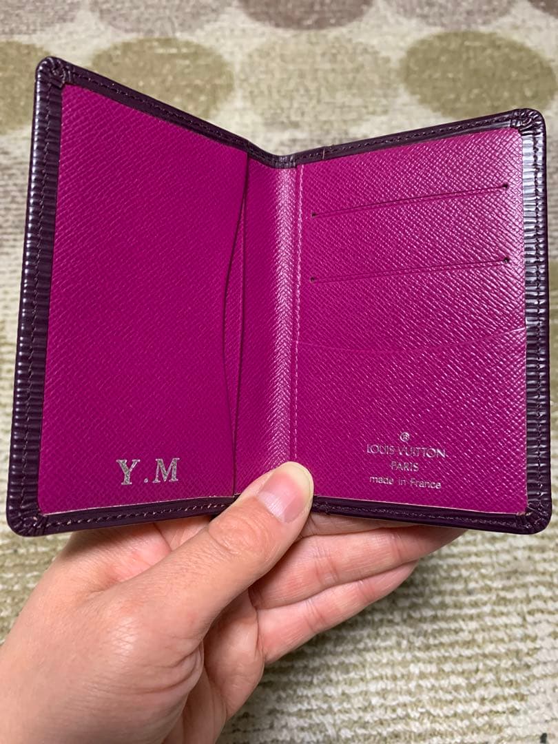 ルイヴィトンエピ 名刺入れ