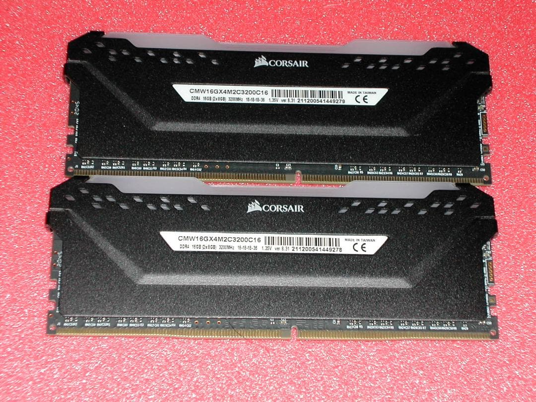 合計16G　CORSAIR VENGENCE RGB PRO　2枚