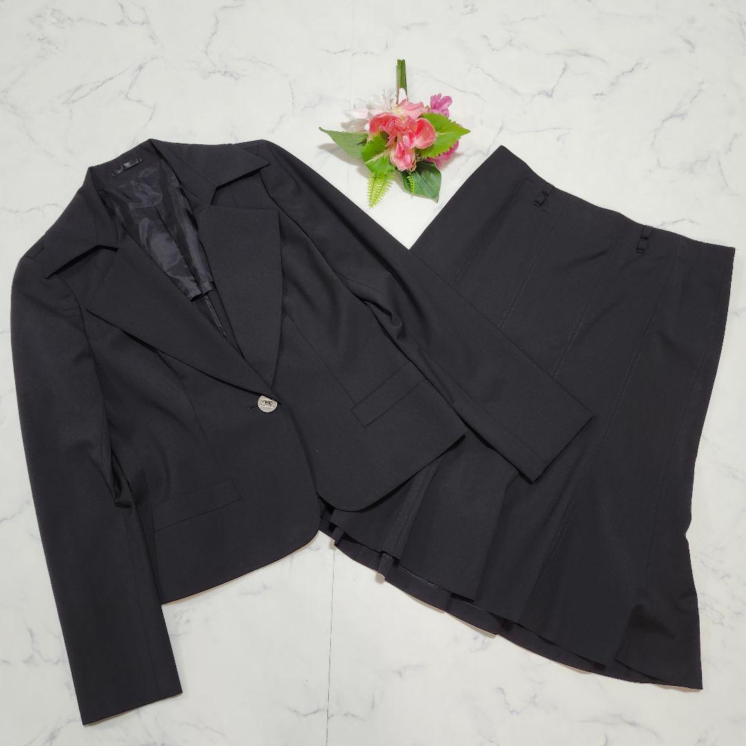 バーバリーロンドン　スカートスーツ　セットアップ　イタリア製生地　40　ブラック