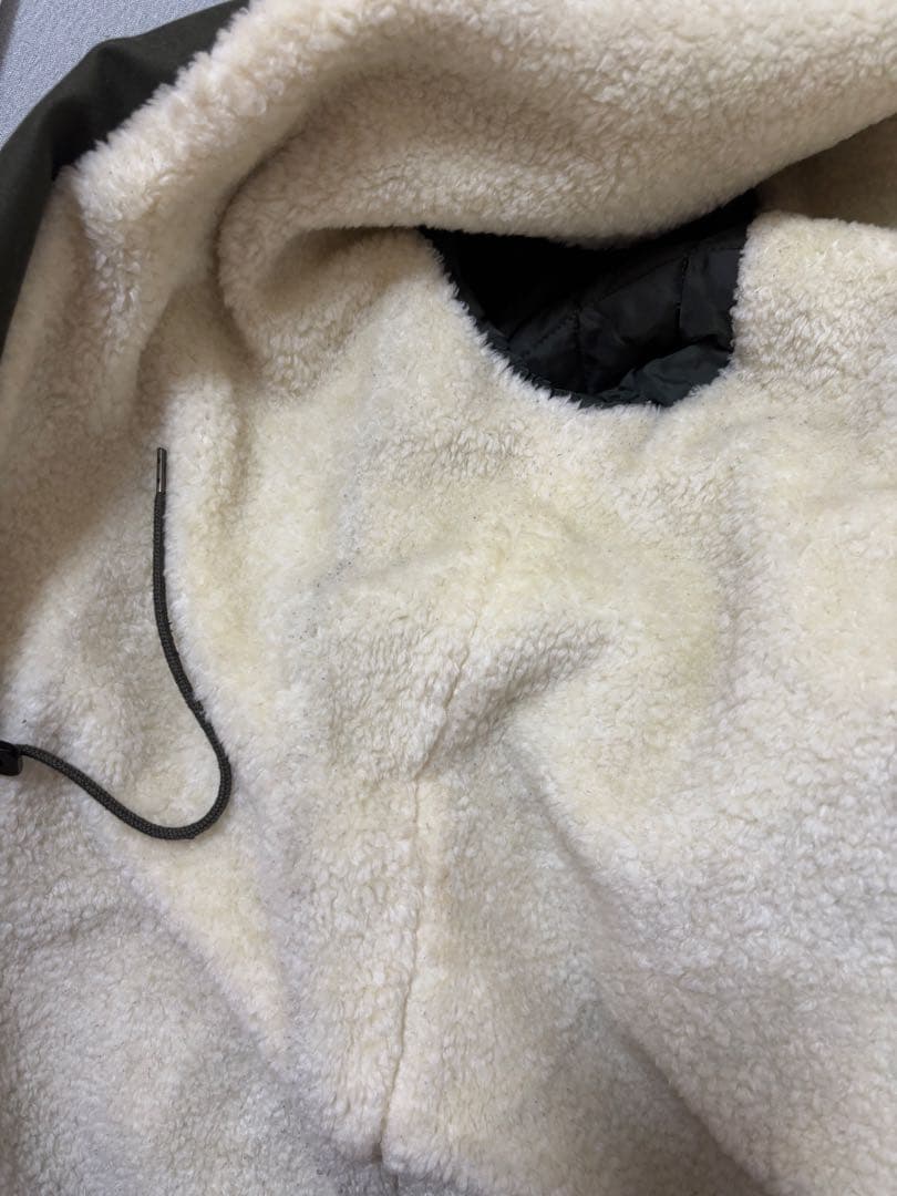 【ユニセックス】A.P.C. フーデッドコート S カーキ ボアライナー付き防寒