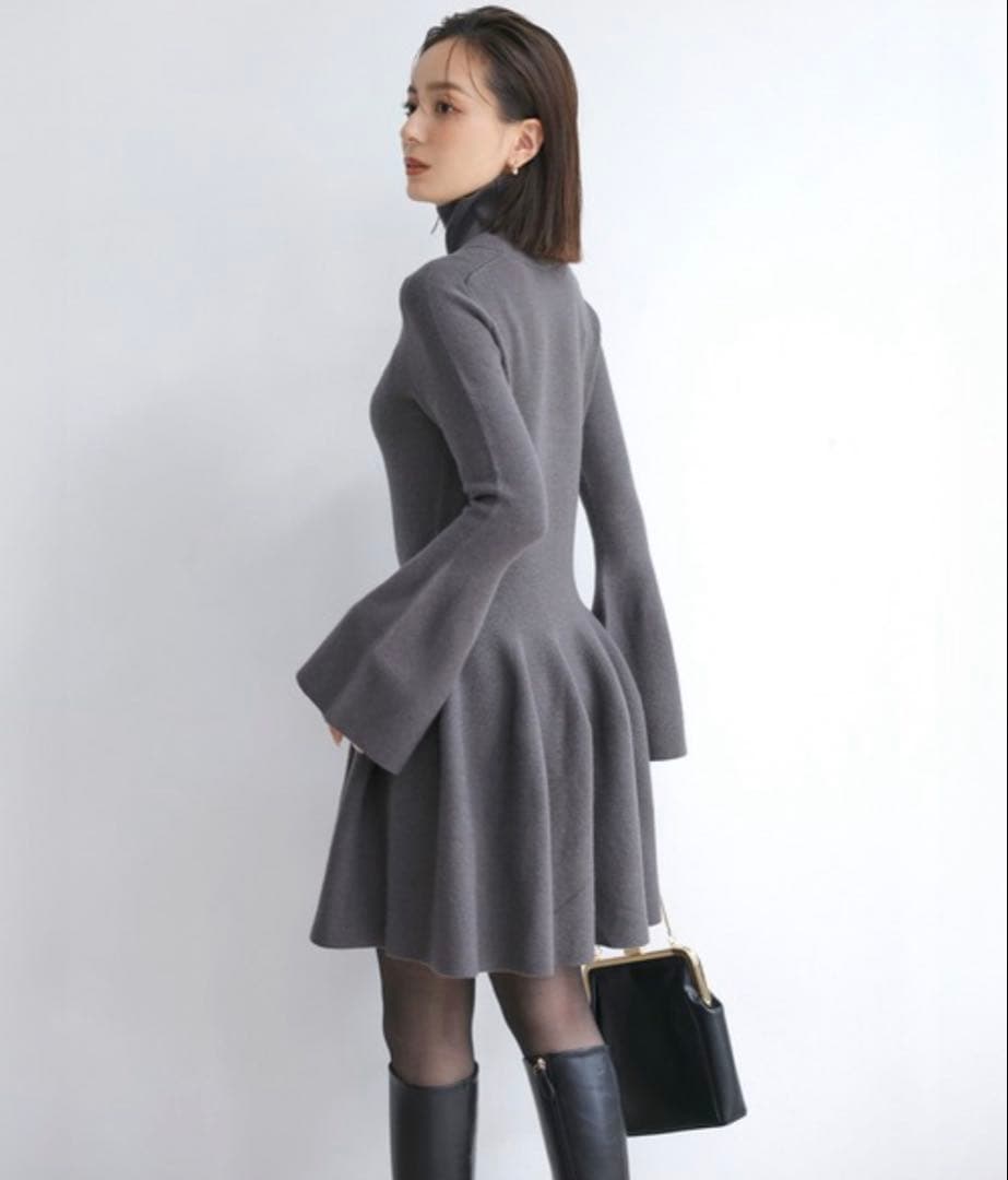 anuans ニットワンピース MEDIUM グレー レディース