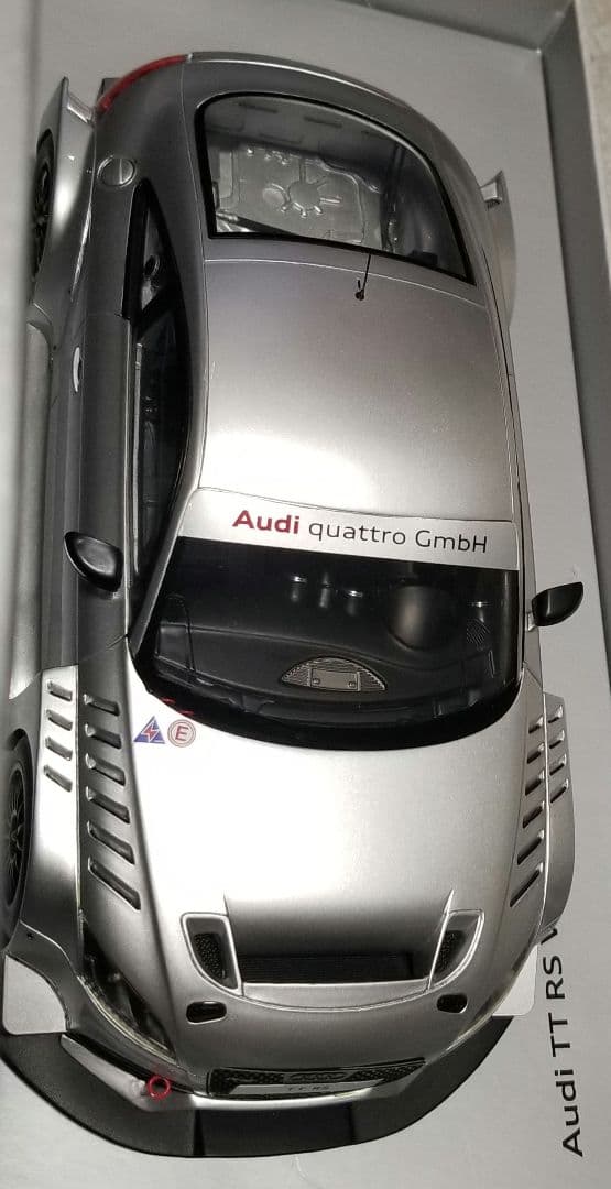 【激レア】1/18 スパーク　ディーラー特注　AUDI TTRS 2011