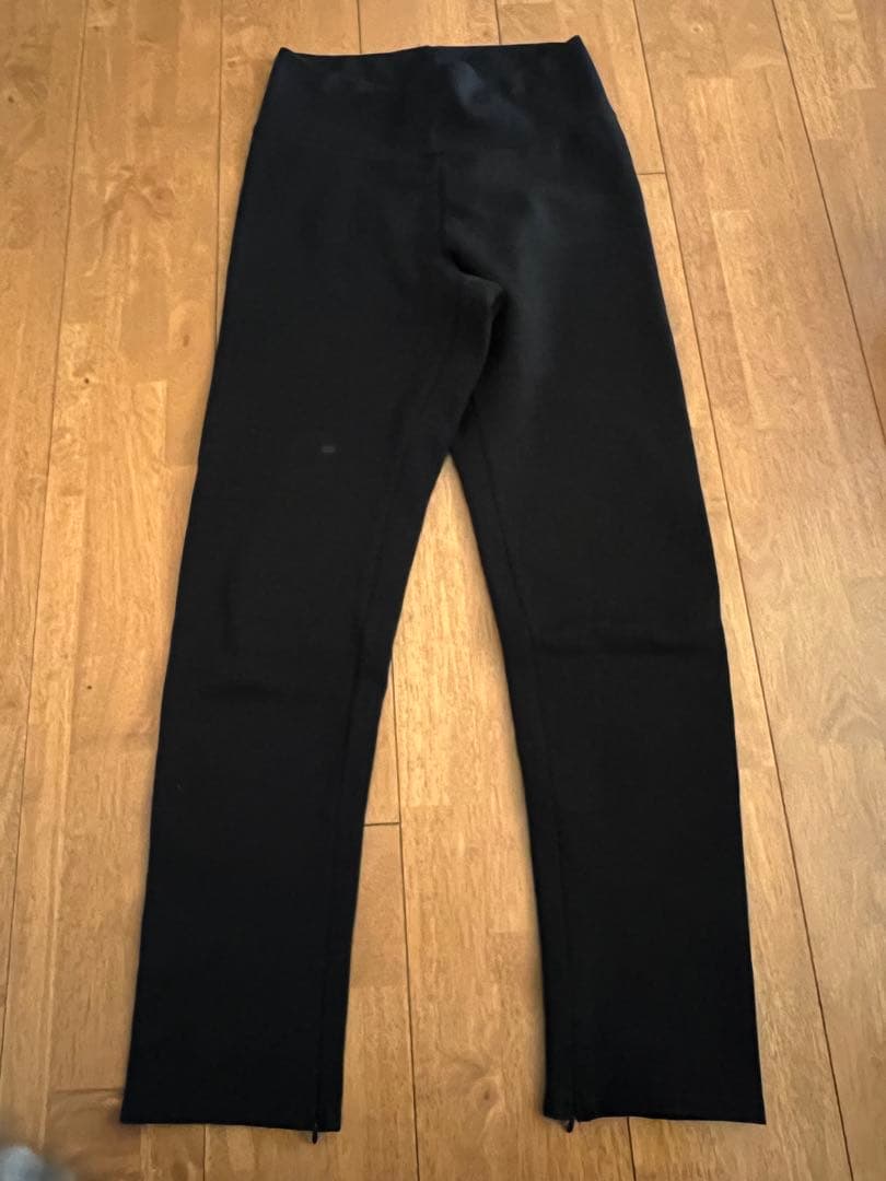 EVERYDAY I LIKE .ブラックレギンス 40