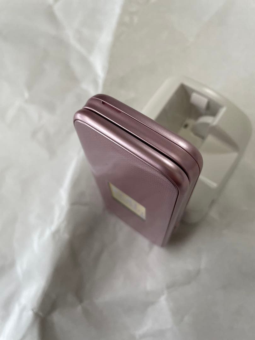 美品　docomo f-01m ピンク らくらくホン　本体 充電器付き　ドコモ