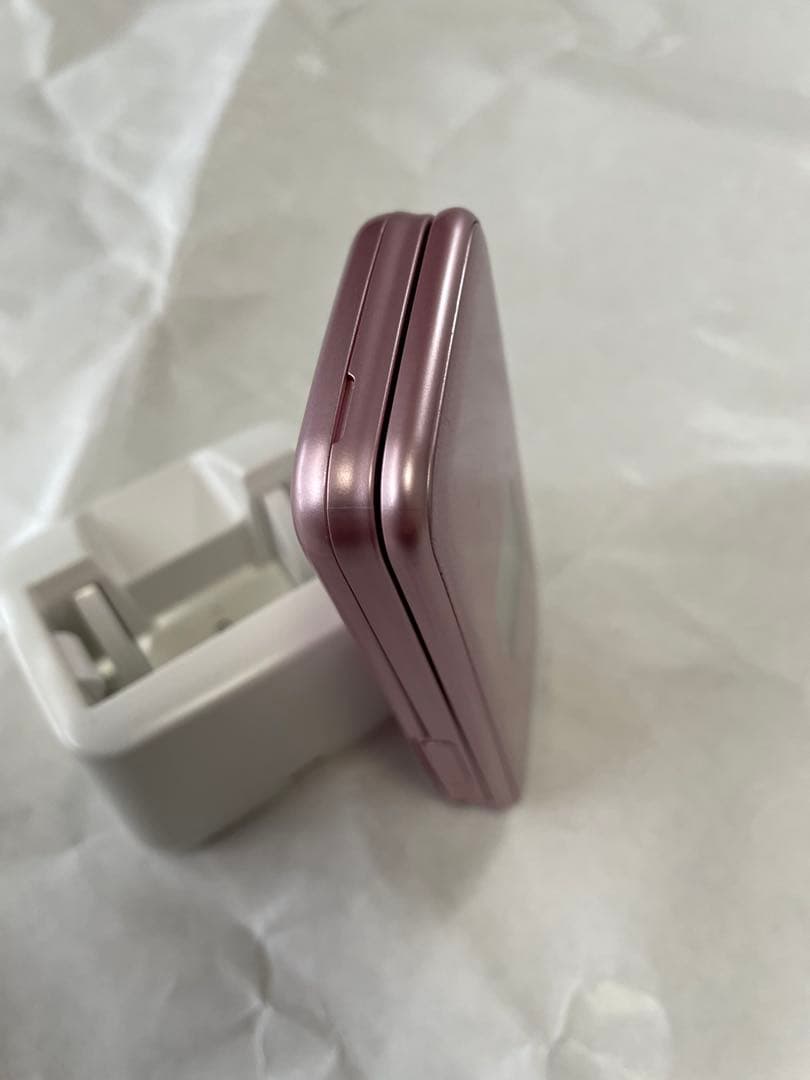 美品　docomo f-01m ピンク らくらくホン　本体 充電器付き　ドコモ