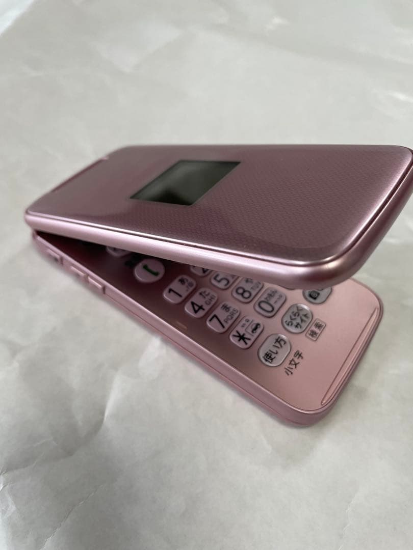 美品　docomo f-01m ピンク らくらくホン　本体 充電器付き　ドコモ