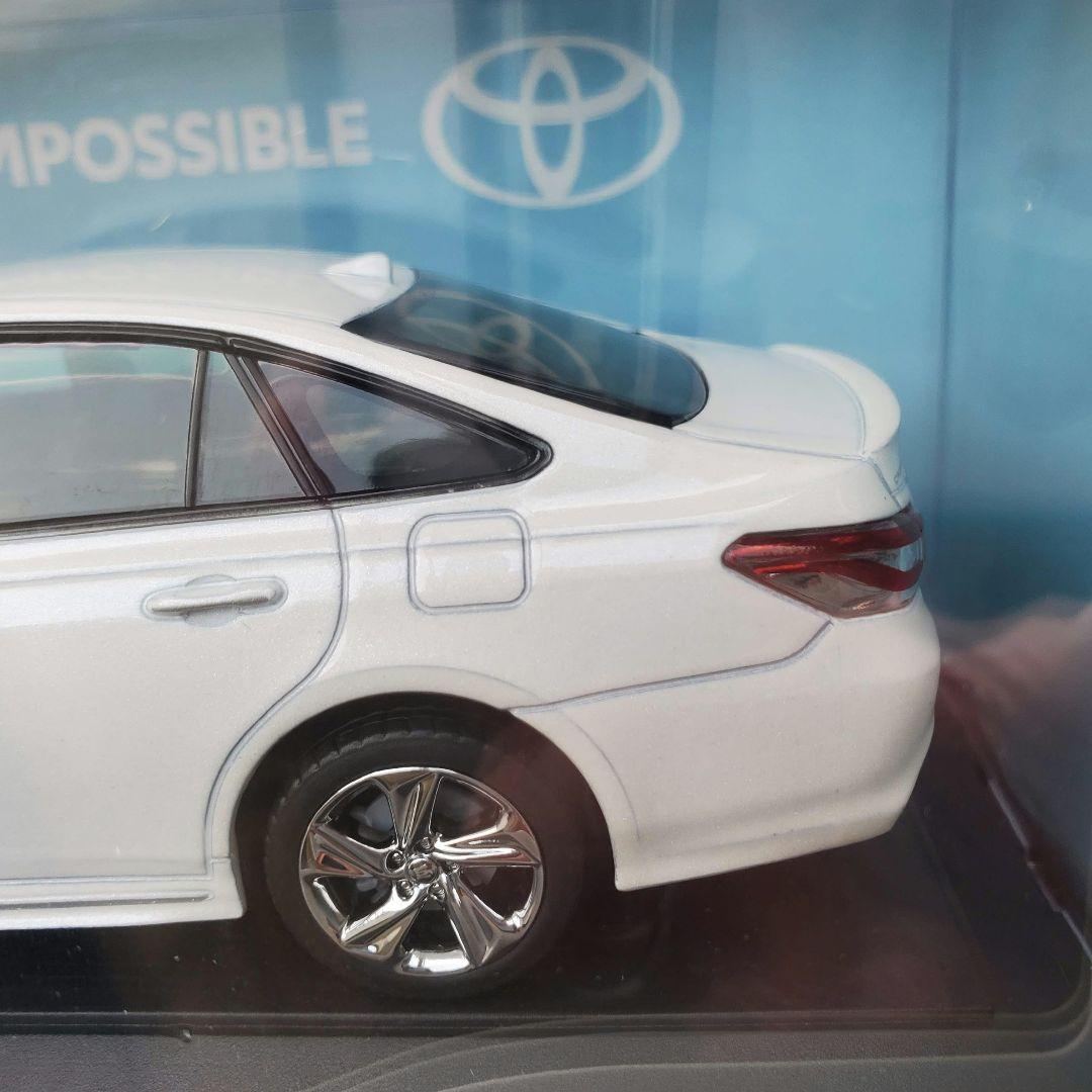 【新品】220系 クラウンRS Advance ダイキャスト製ミニカー 1/30