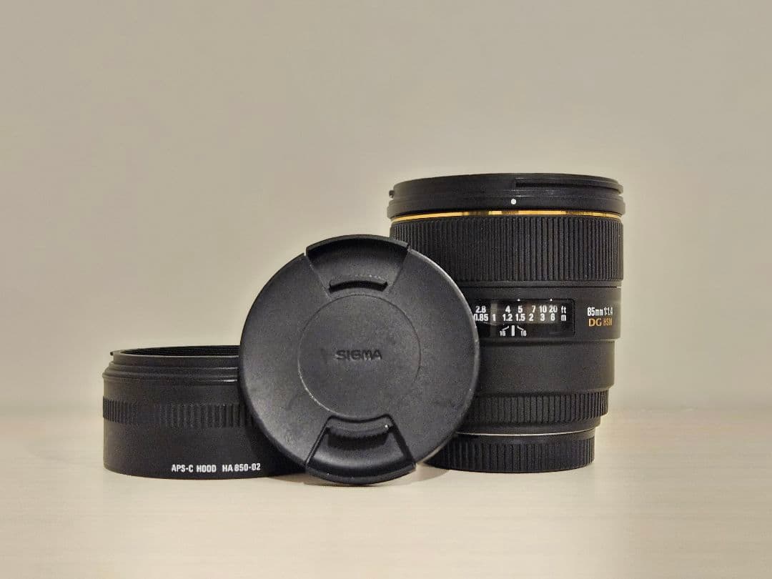 SIGMA 85mm F1.4 EX DG HSM レンズフード付　シグマ