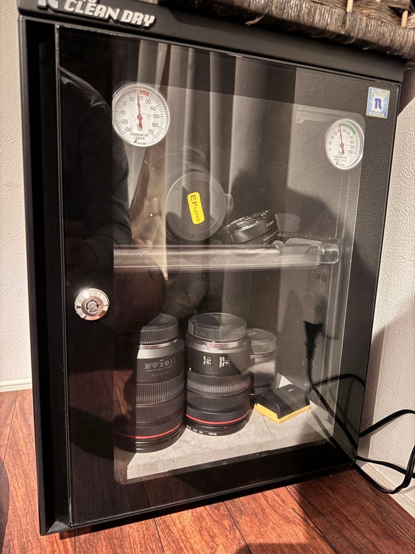 【すぐ発送】Canon eos R7 ボディ バッテリー2個　防湿庫保管