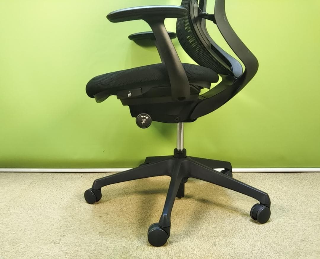 ax　オカムラ　シルフィーチェア　ローバック　固定肘　前傾機能　メッシュ　中古品