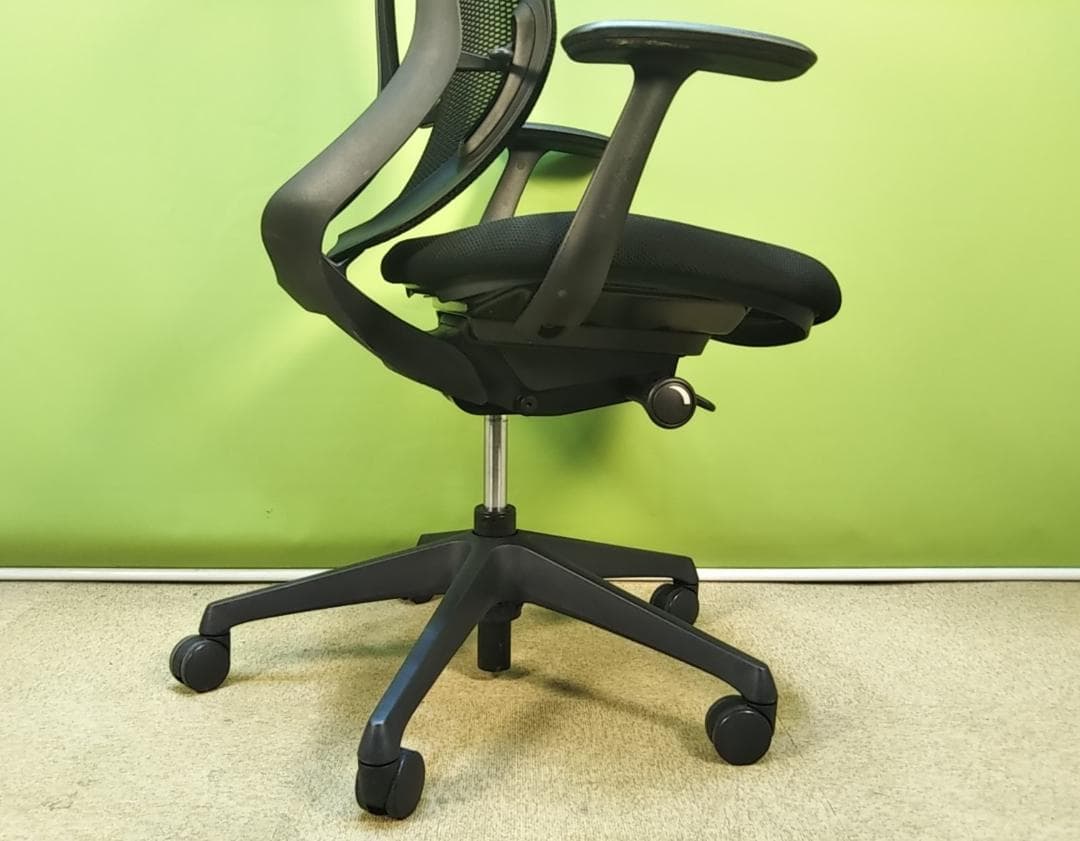 ax　オカムラ　シルフィーチェア　ローバック　固定肘　前傾機能　メッシュ　中古品