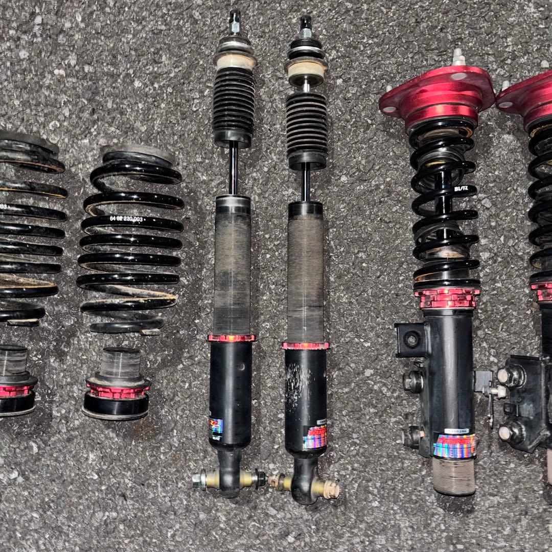 ZVW30 プリウス BLITZ DAMPER ZZ-R 車高調