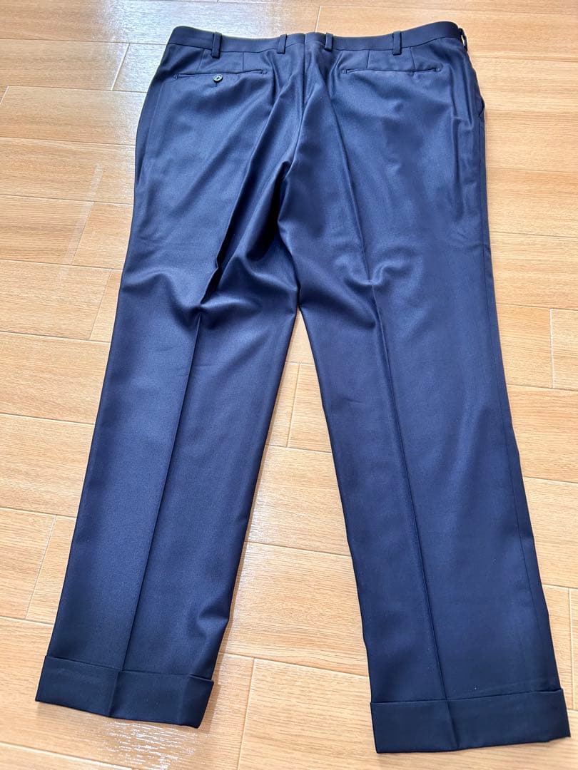 未使用に近い　グローバルスタイル　イタリア製エストラート　ネイビースーツ　XL