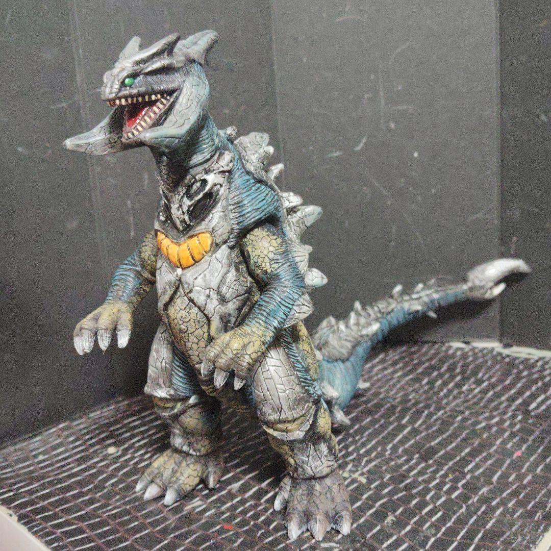 シャーク尊様ウルトラ怪獣ソフビゴルメデ.ネオジオモス（3000fi.518tw）