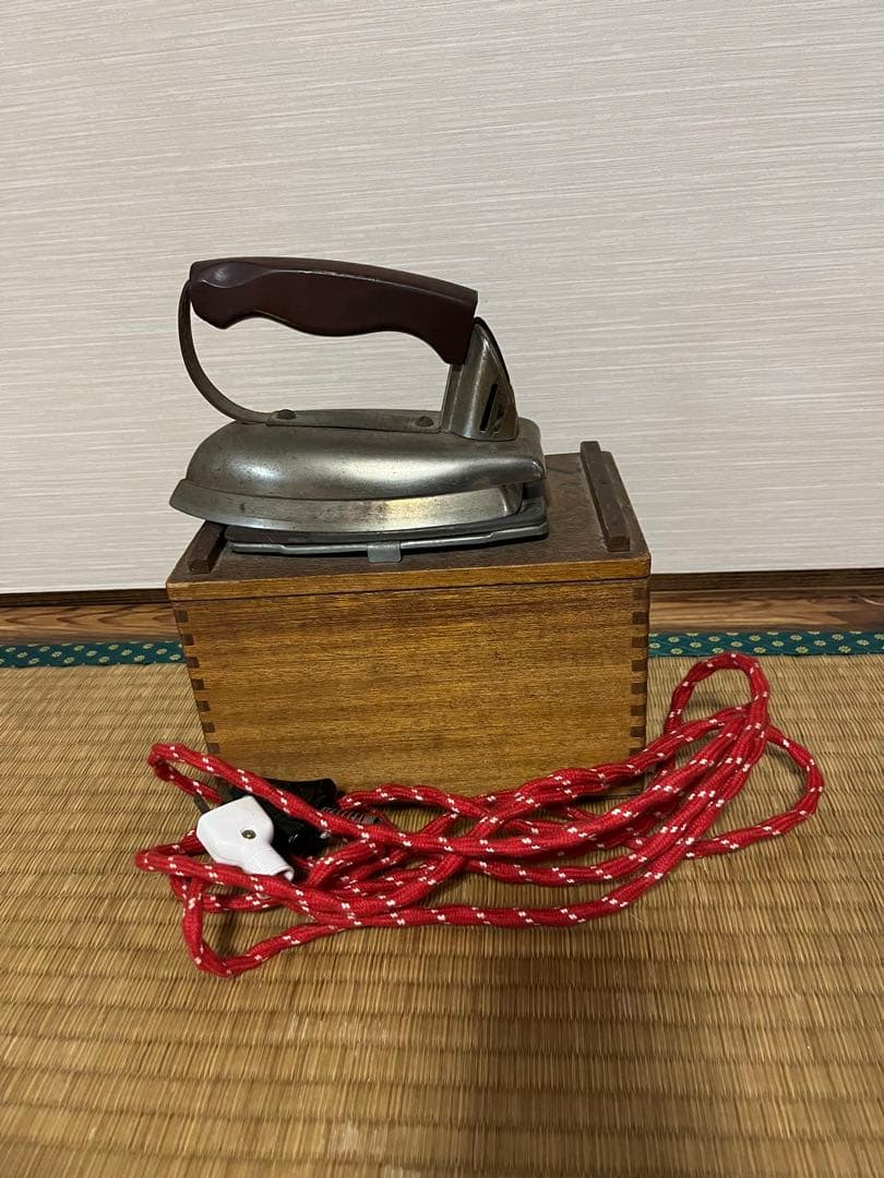 昭和　レトロ　アイロン