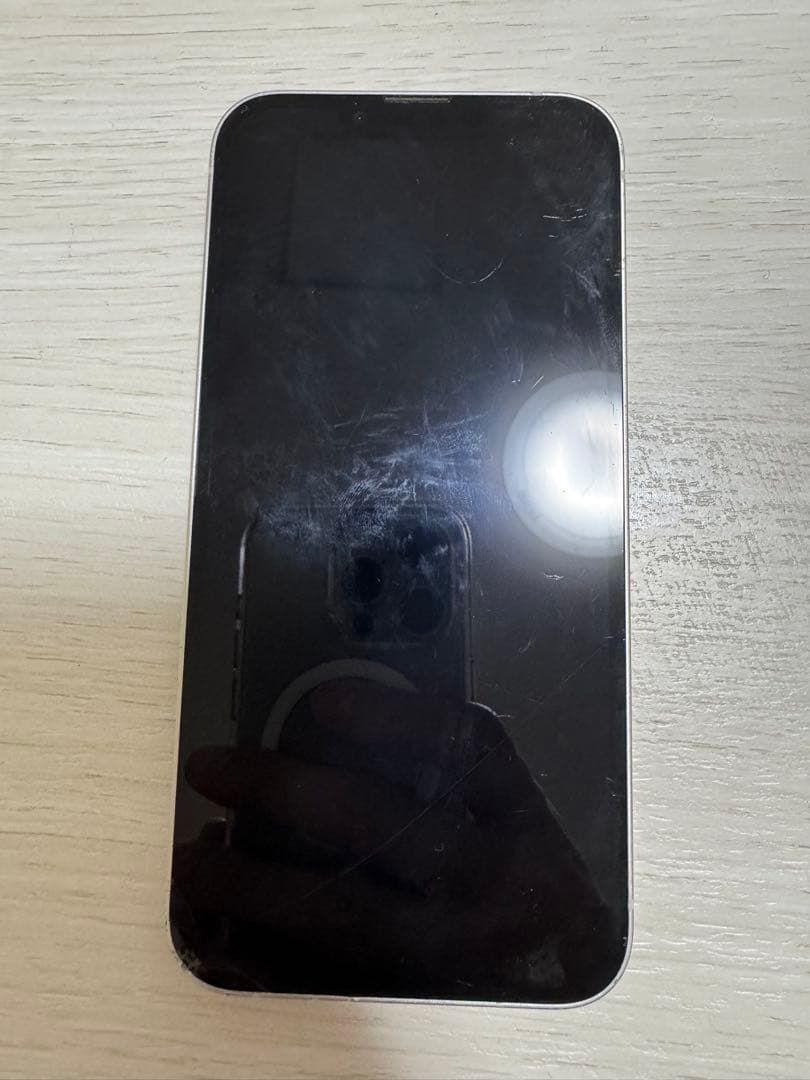 iPhone 13 ホワイト