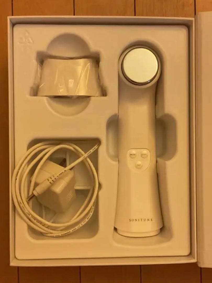 SONITUNE 美顔器 ホワイト 充電器・説明書・アタッチメント付き