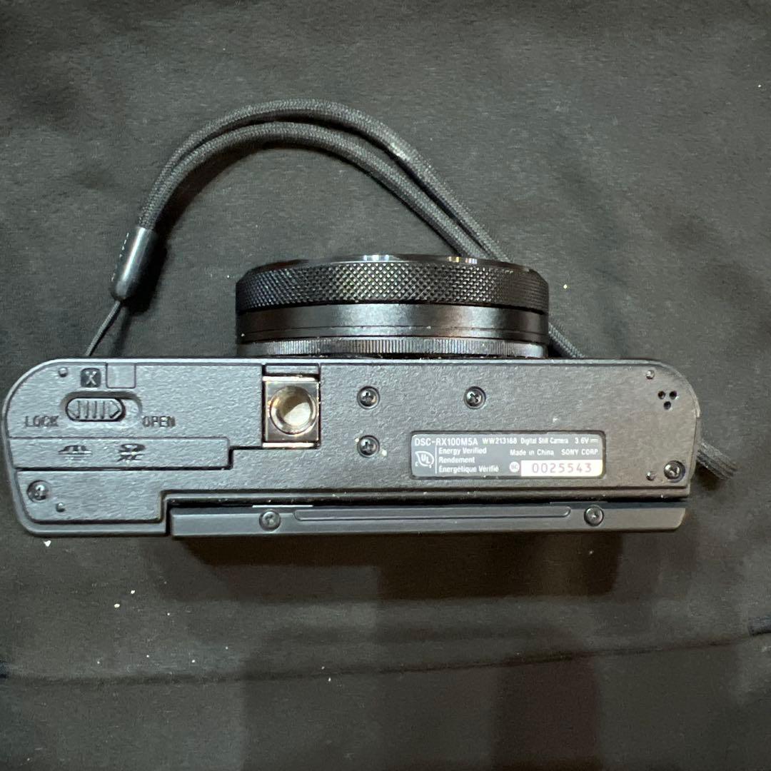 デジタルカメラ RX100m5a