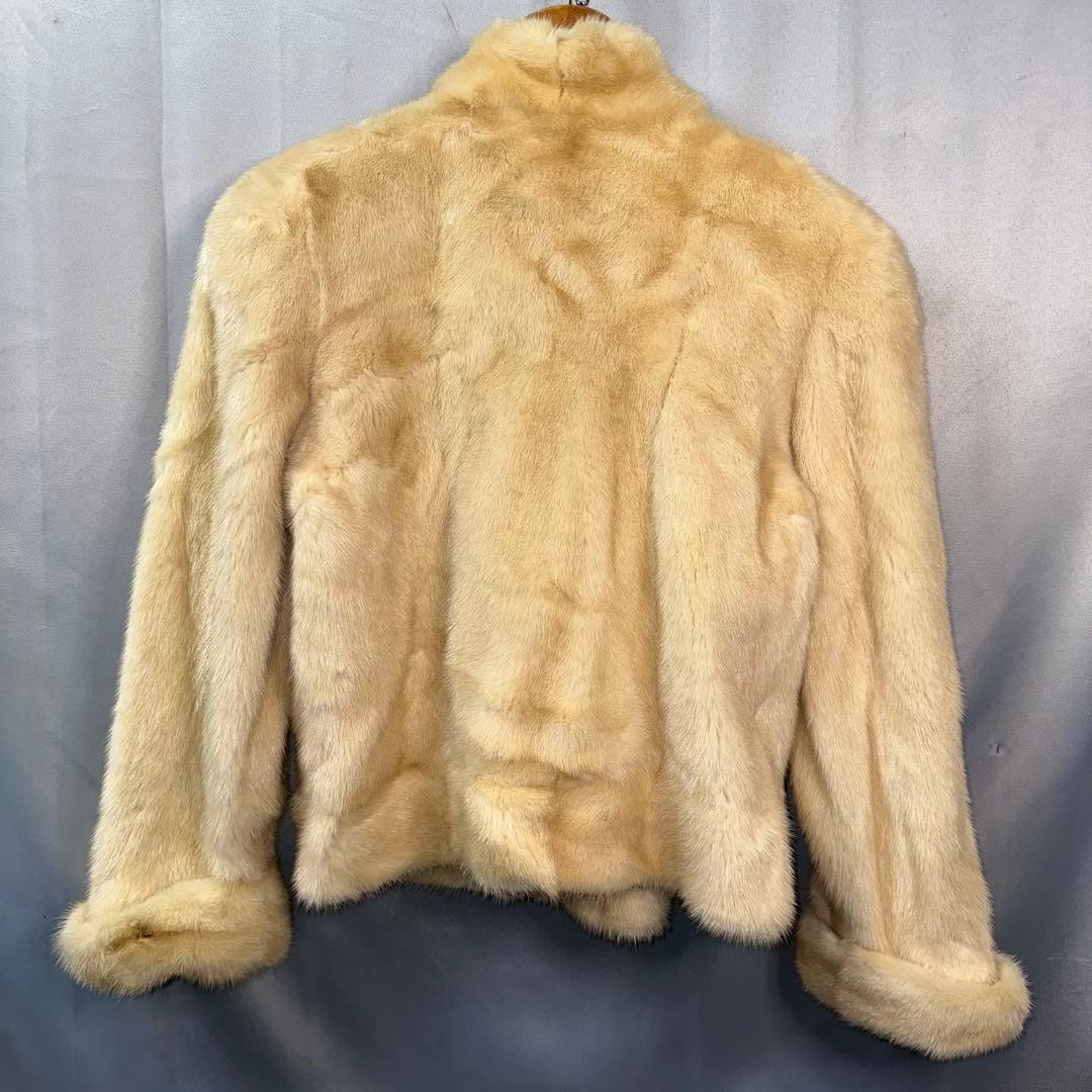 ムーンバット　高級毛皮　サファイアミンク ショート丈　サガミンク　白毛皮