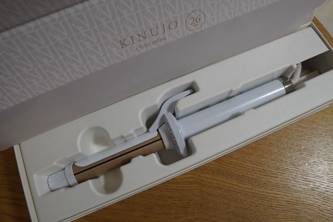 【値下げ/新品未使用/箱付き】KINUJO カールヘアアイロン 26 ホワイト