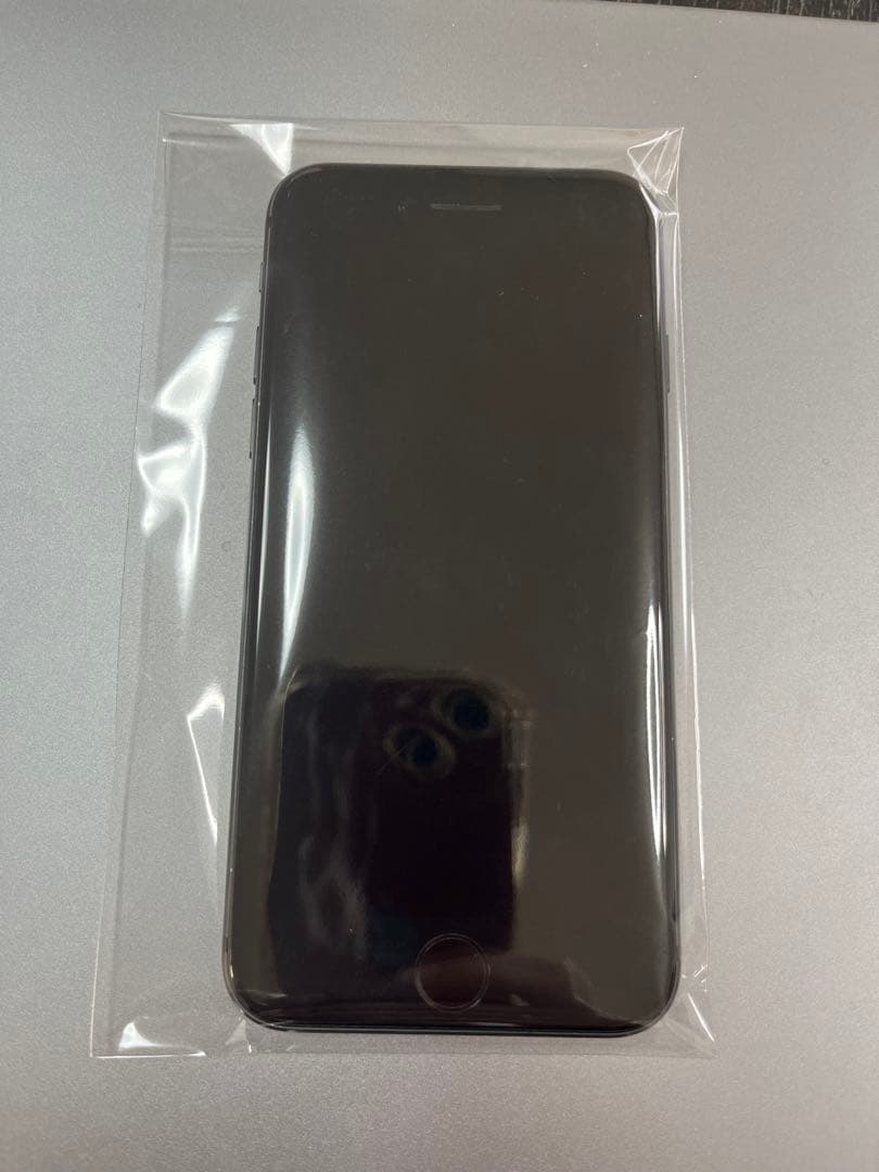 お*り様 Apple iPhone 8 64G SIMロック解除済