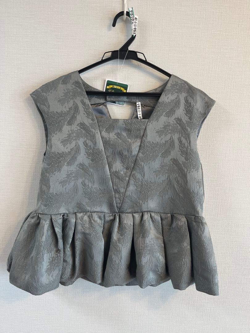 【アンドレスド】ペプラムセットアップ Sサイズ（グレー）　結婚式　パーティドレス