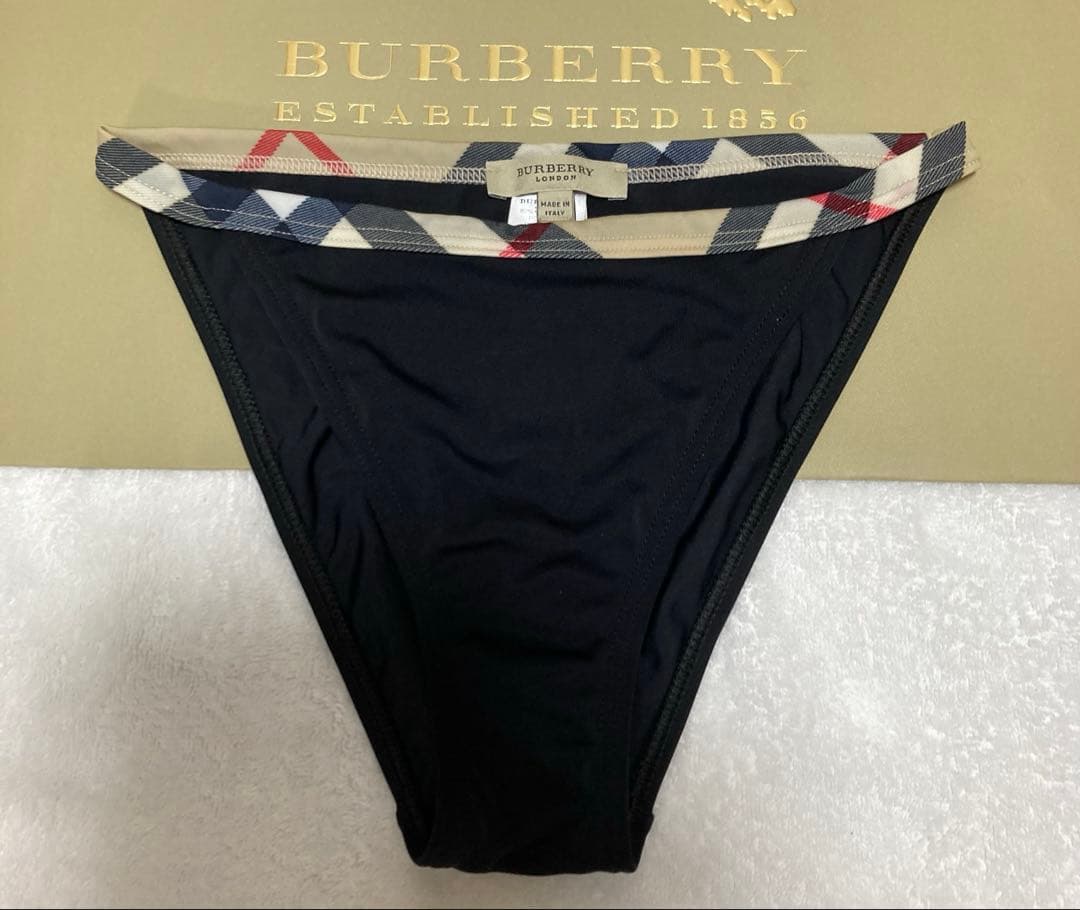 ほぼ未使用　バーバリー ロンドン　セパレート水着　ビキニ 黒