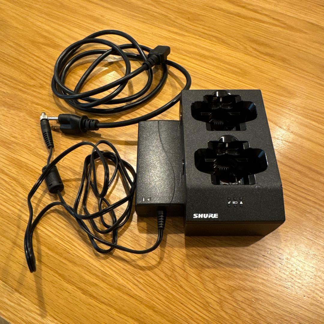 SHURE SBC200 2ベイ充電器