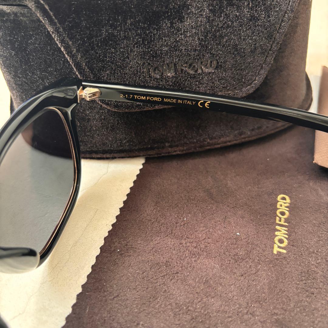 TOM FORD トムフォード サングラス 黒 ゴールドライン
