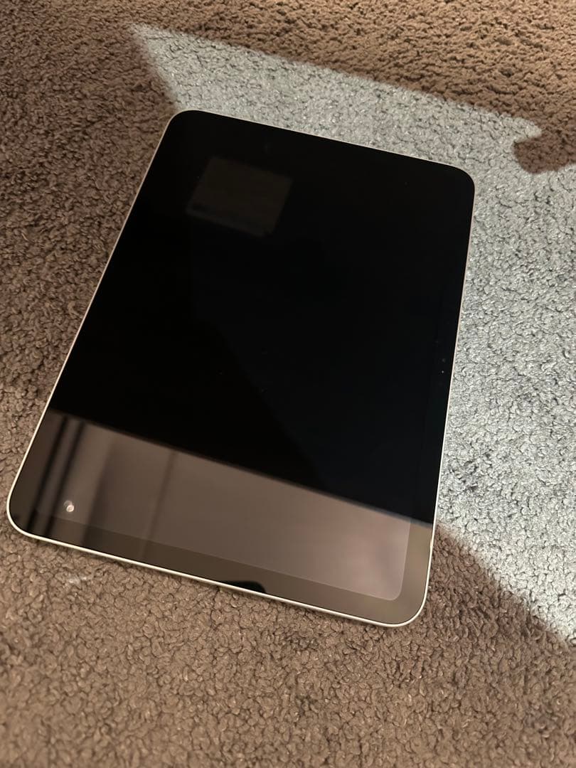 Apple iPad 7世代目本体 カバー付き