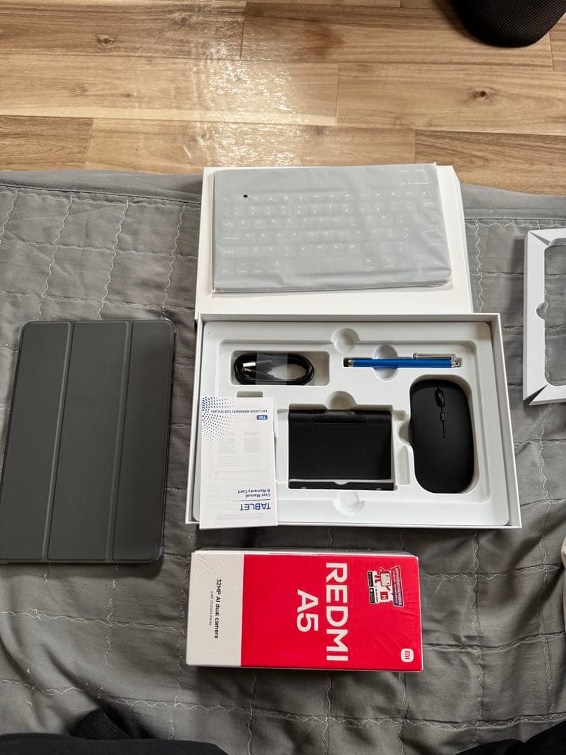 REDMI A5 , タブレット TABWEE T80 本体と付属品