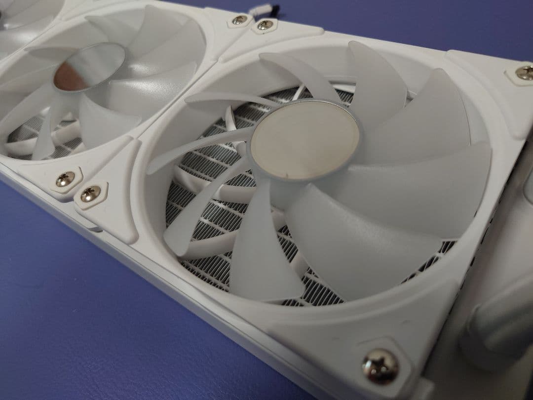 オウルテック 水冷CPUクーラー LCS360ARGBL-WH ファン異音