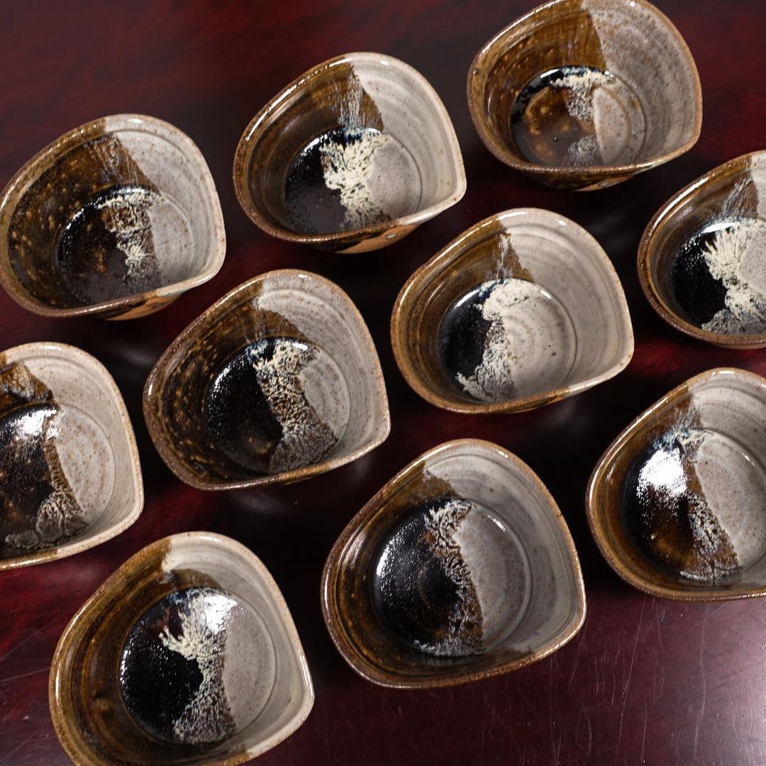 貴重な10客揃い 朝鮮唐津 沓形 向付 10客 在銘