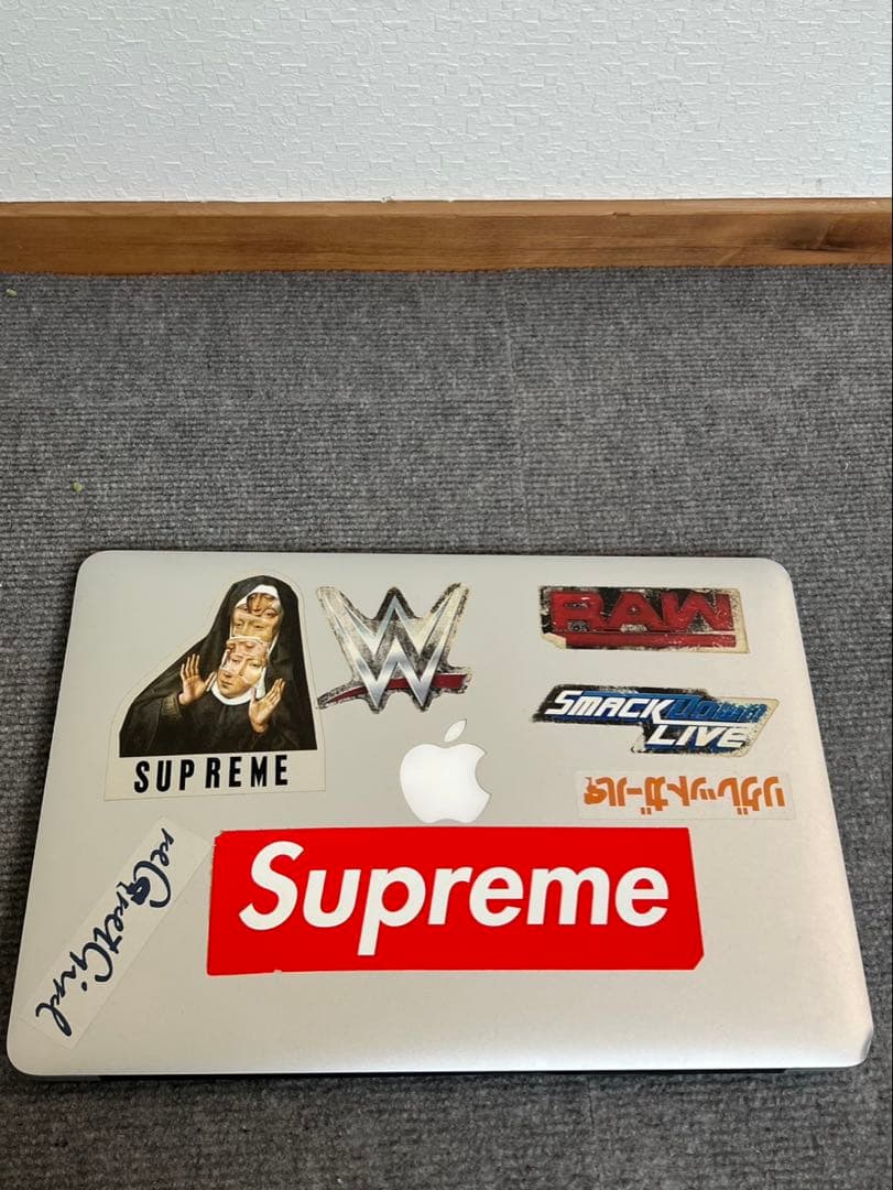 MacBook Air 13インチ　ステッカー付き　ジャンク品