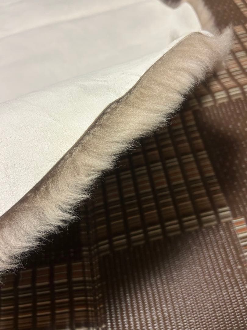 ⭐️② サービス品　人気色　天然羊毛ムートンラグ2匹サイズ　トープ色新品未使用⭐️