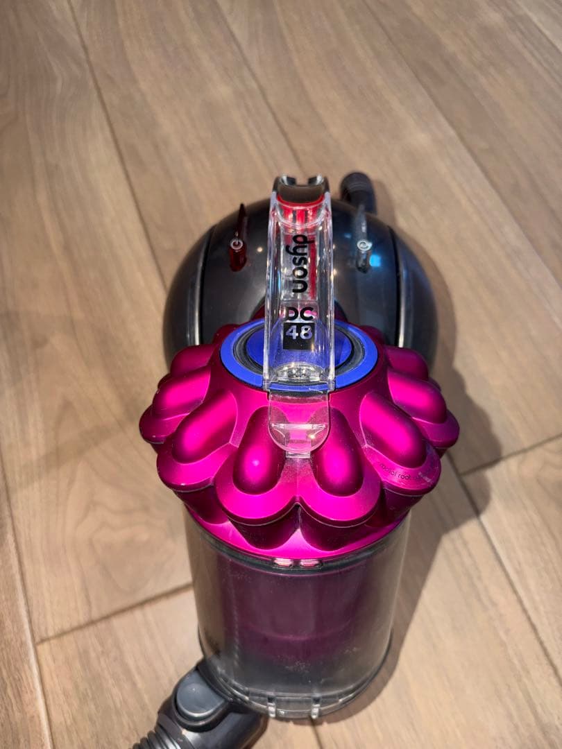 Dyson DC48 掃除機本体＋アタッチメント多数！